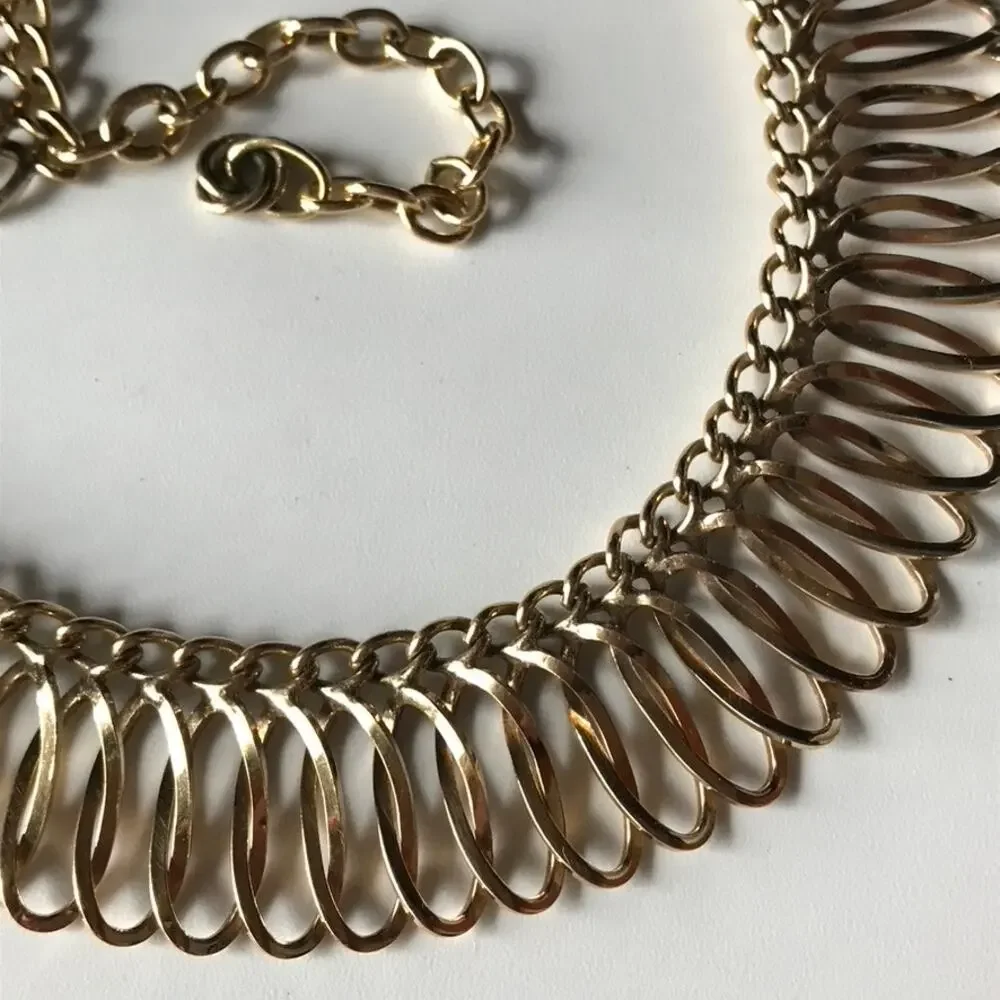 Mid-century style twisted ovals gold-tone choker necklace